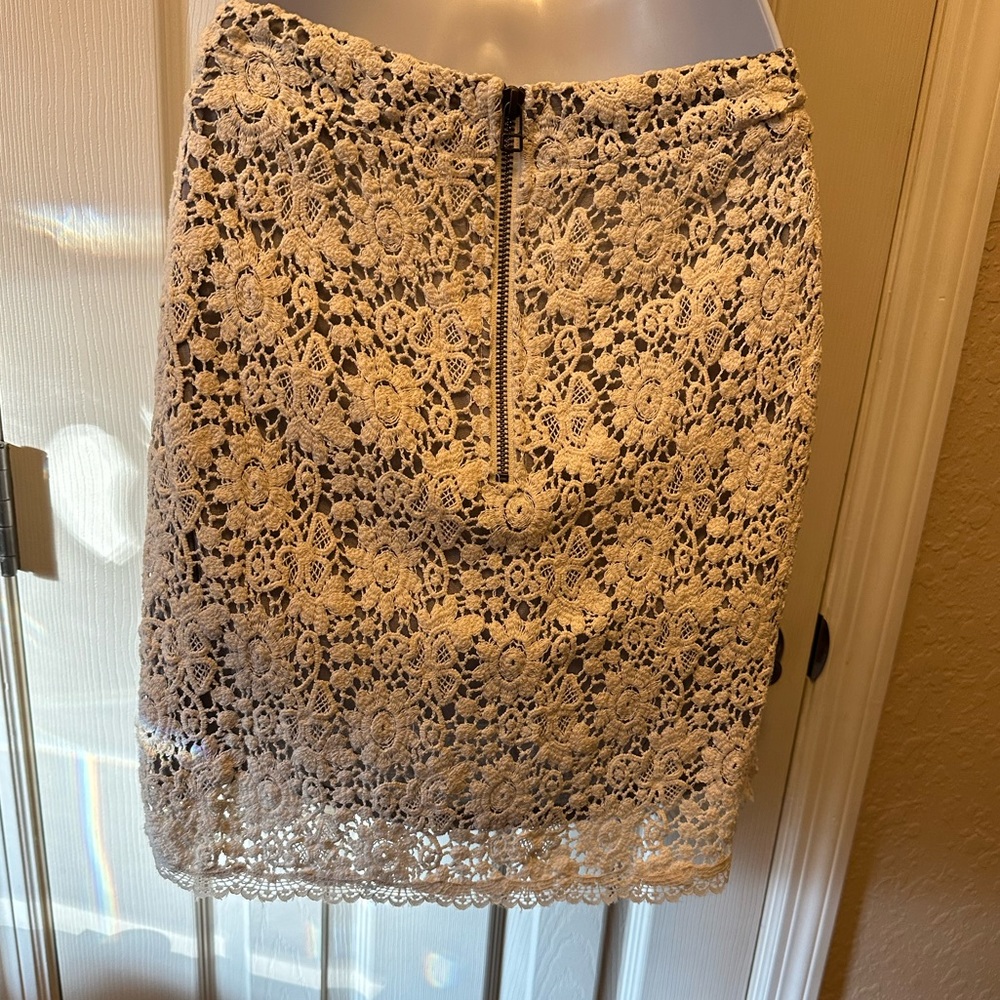 Crochet style kimchi blue mini skirt - Picture 2 of 3